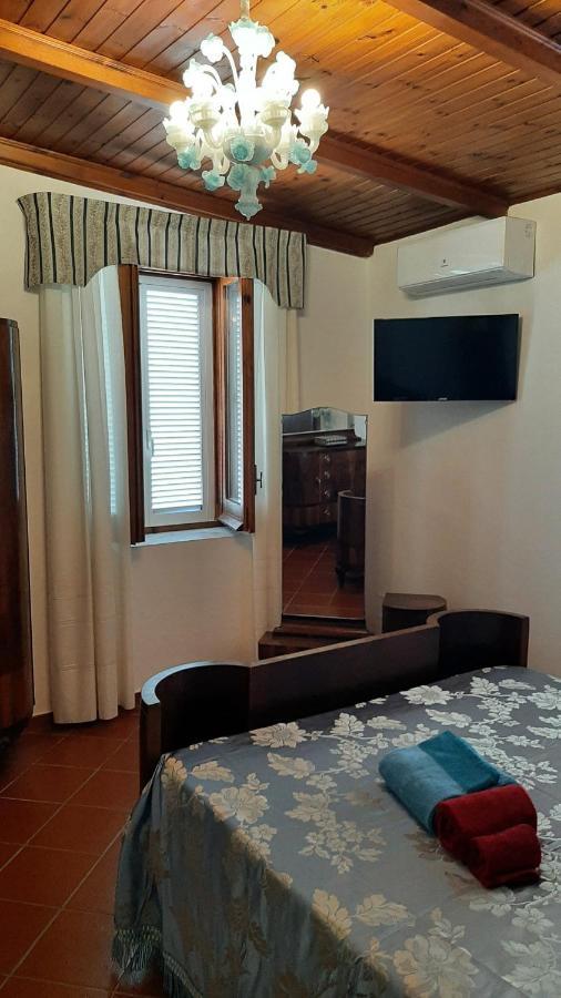 카스텔누보실레토 Casale Battaglini B&B 외부 사진