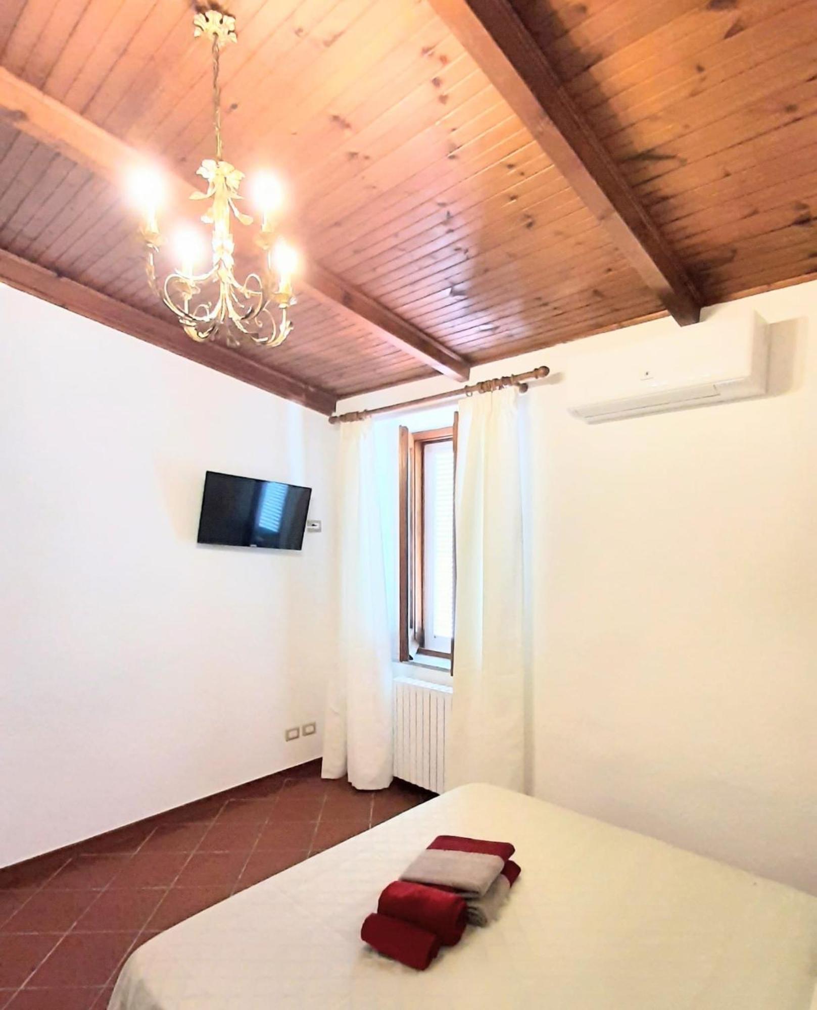 카스텔누보실레토 Casale Battaglini B&B 외부 사진